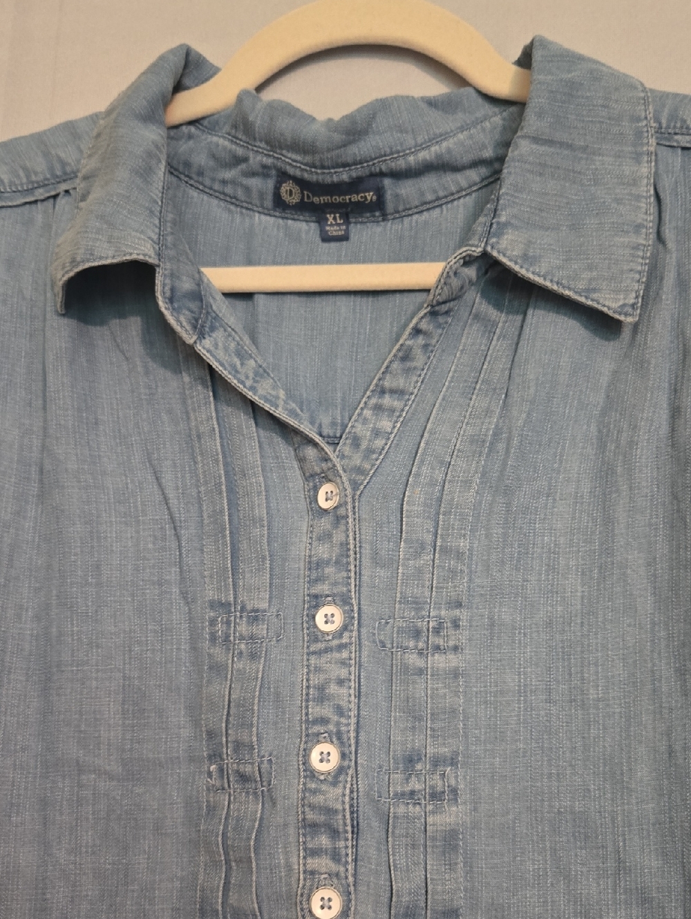 Democracy Womens Lightweight Denim Pullover Top Size XL NWT - Picture 2 of 9